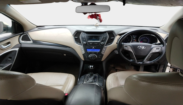 2014 Hyundai Santa Fe 4 WD AT, Diesel, Automatic, 2,85,459 km, interior