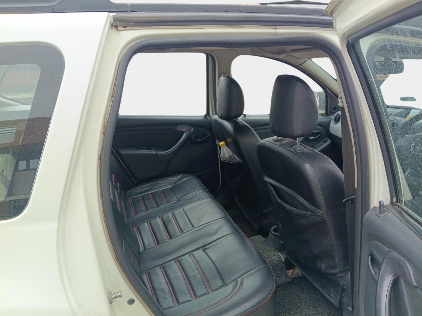 2014 Renault Duster 85 PS RXE DIESEL, Diesel, Manual, 1,29,637 km, interior