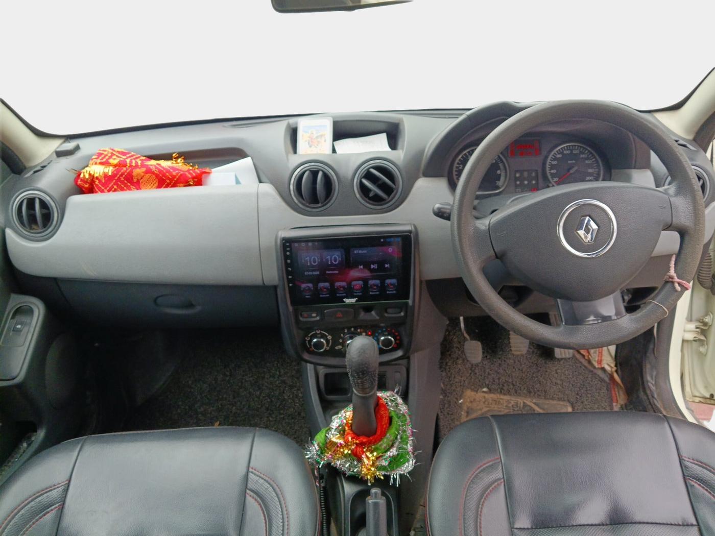 2014 Renault Duster 85 PS RXE DIESEL, Diesel, Manual, 1,29,637 km, interior
