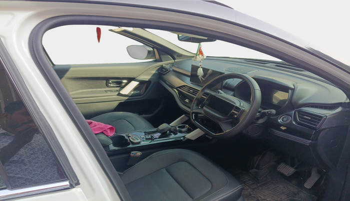 2024 Tata Harrier FEARLESS PLUS DUAL TONE AT, Diesel, Automatic, 9,281 km, interior