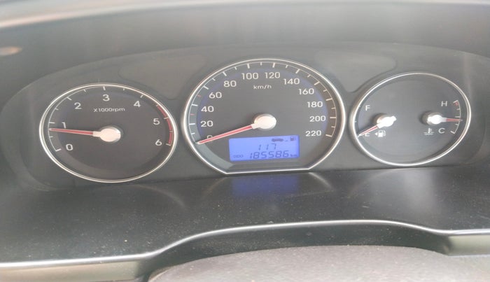 2011 Hyundai Santa Fe 2 WD, Diesel, Manual, 1,85,586 km, interior