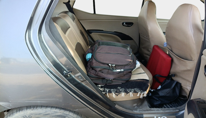 2013 Hyundai i10 MAGNA 1.1, Petrol, Manual, 1,21,070 km, interior