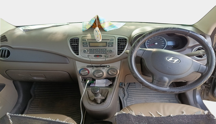 2013 Hyundai i10 MAGNA 1.1, Petrol, Manual, 1,21,070 km, interior