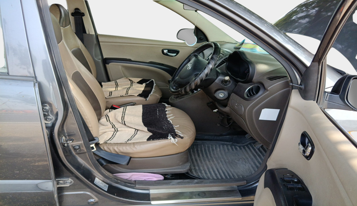 2013 Hyundai i10 MAGNA 1.1, Petrol, Manual, 1,21,070 km, interior