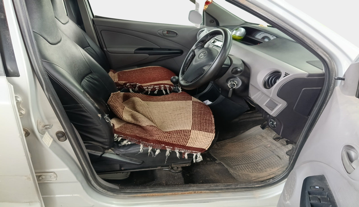 2011 Toyota Etios Liva GD, Diesel, Manual, 1,97,574 km, interior