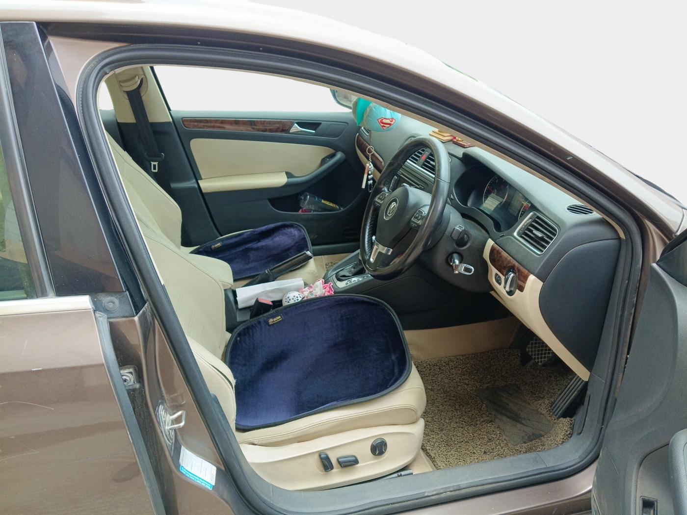 2011 Volkswagen Jetta HIGHLINE TDI AT, Diesel, Automatic, 1,11,751 km, interior