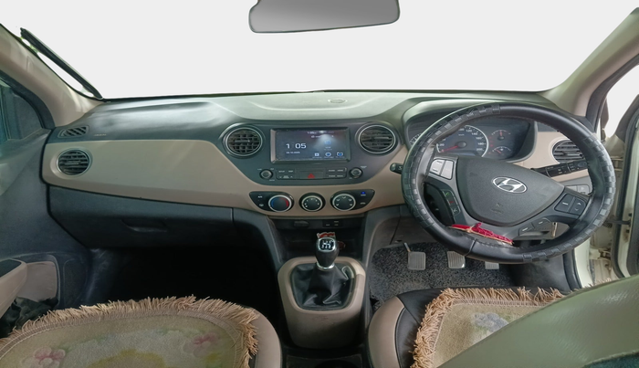 2017 Hyundai Grand i10 SPORTZ (O) 1.2 KAPPA VTVT, Petrol, Manual, 1,32,136 km, interior