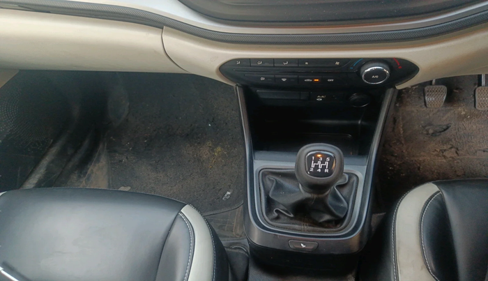 2023 Tata ALTROZ XM PLUS DIESEL, Diesel, Manual, 29,811 km, interior