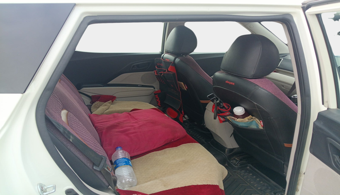 2019 Mahindra XUV300 W6 1.5 DIESEL, Diesel, Manual, 1,03,969 km, interior