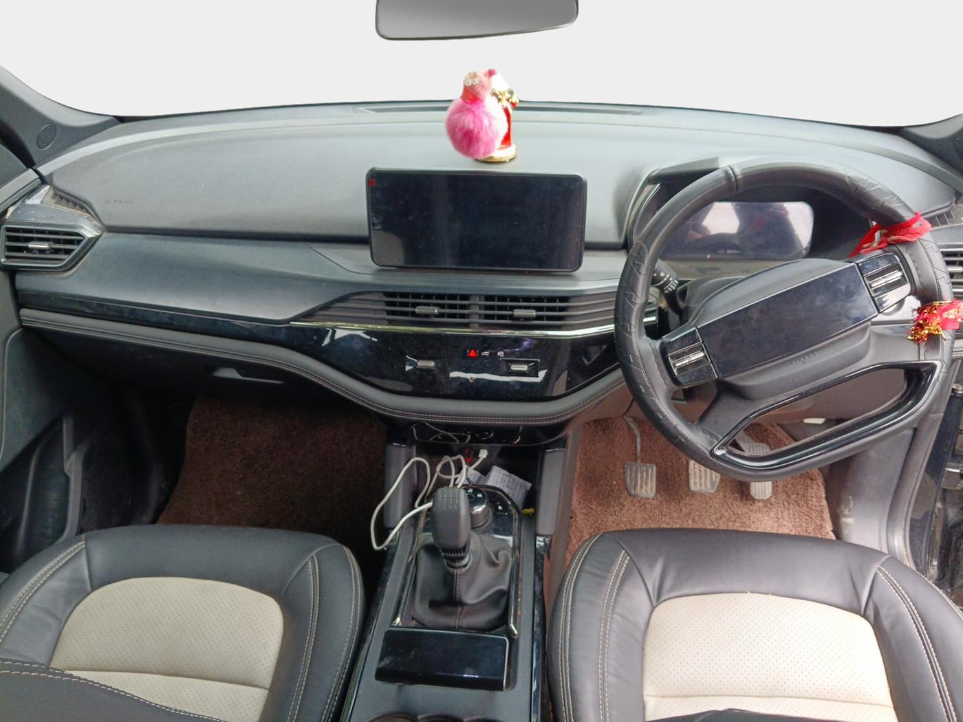 2024 Tata Safari PURE PLUS S DARK EDITION, Diesel, Manual, 24,000 km, interior