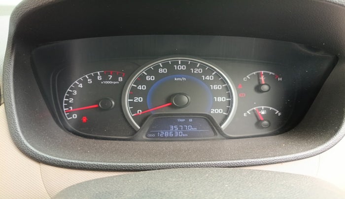 2017 Hyundai Grand i10 MAGNA 1.2 KAPPA VTVT, Petrol, Manual, 1,28,630 km, interior