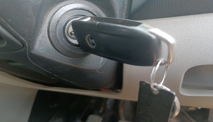 2017 Tata Tiago XT PETROL, Petrol, Manual, 75,227 km, interior