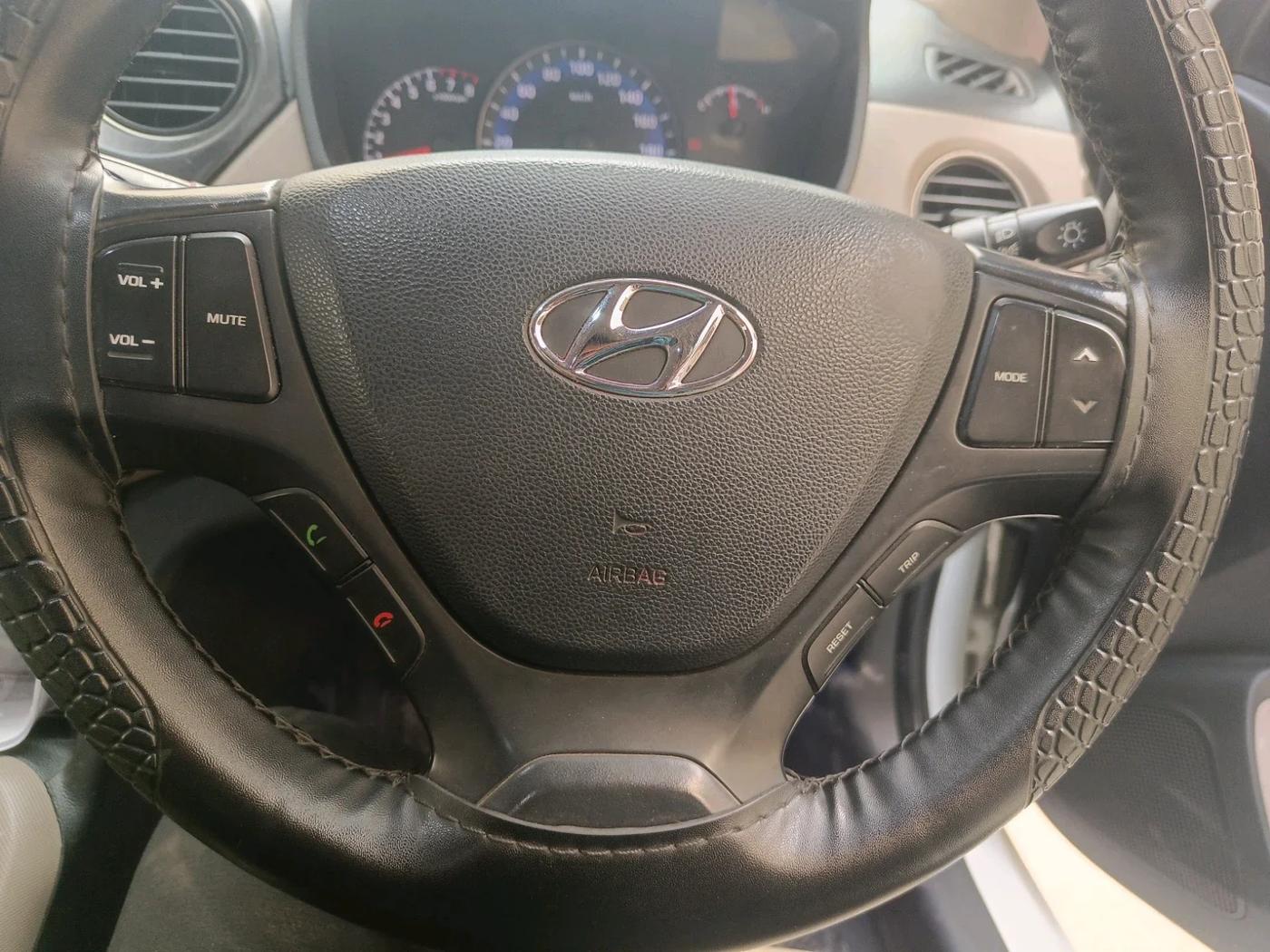 2015 Hyundai Xcent SX 1.2 (O), CNG, Manual, 99,125 km, interior