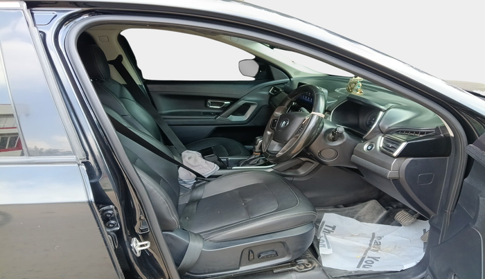 2020 Tata Harrier XZA PLUS 2.0L DARK EDITION, Diesel, Automatic, 2,22,277 km, interior