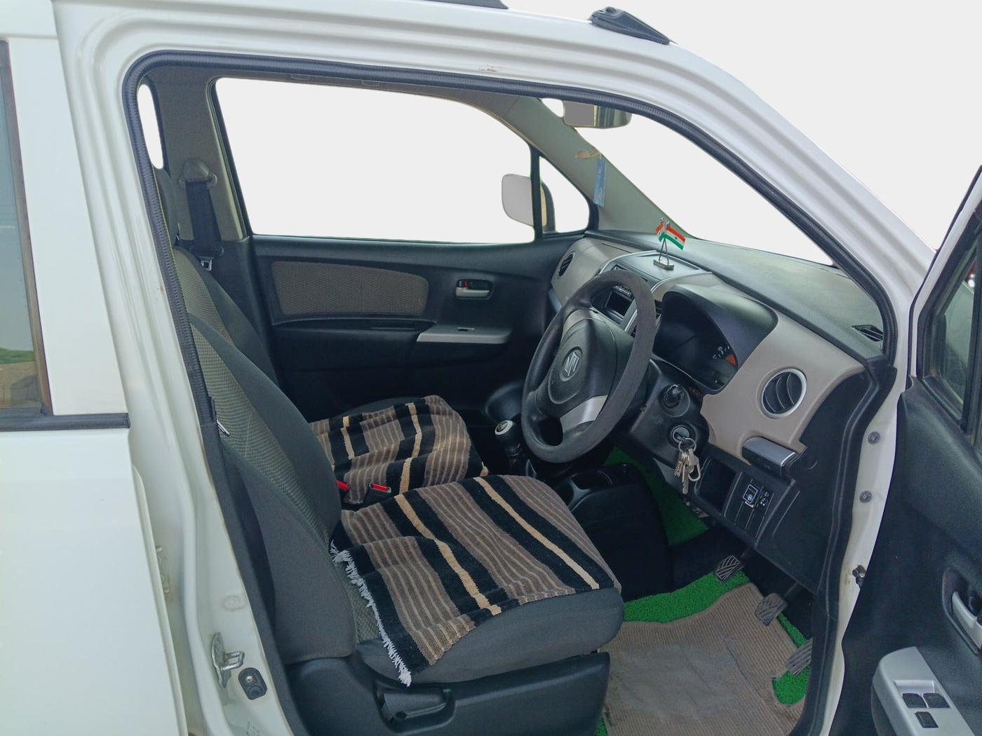 2015 Maruti Wagon R 1.0 LXI, Petrol, Manual, 84,000 km, interior