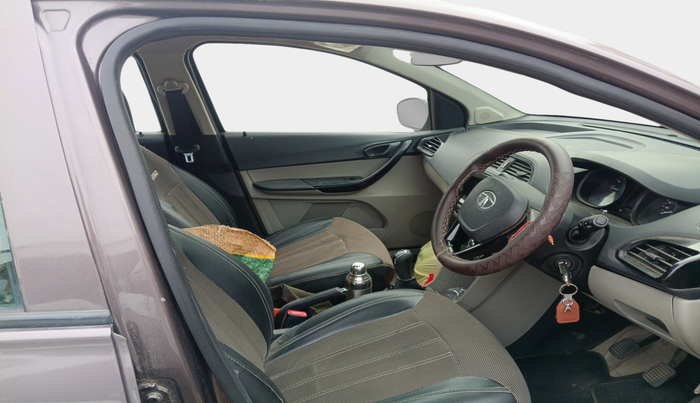 2018 Tata Tiago XT PETROL, Petrol, Manual, 1,06,156 km, interior