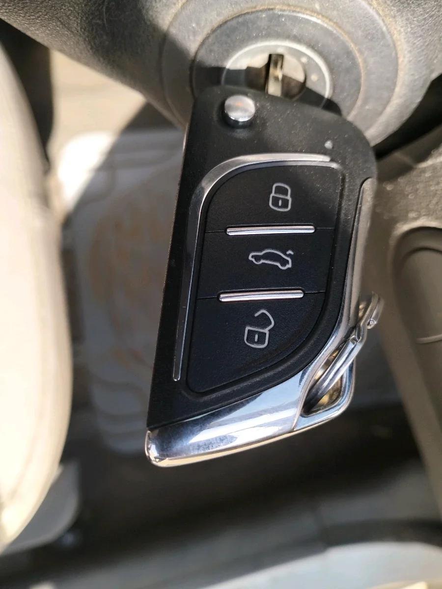 2011 Hyundai i10 MAGNA 1.2, CNG, Manual, 1,42,000 km, interior