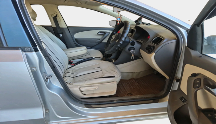 2011 Volkswagen Vento HIGHLINE DIESEL 1.6, Diesel, Manual, 1,42,941 km, interior