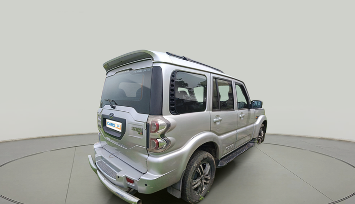 2016 Mahindra Scorpio S6 PLUS, Diesel, Manual, 2,69,781 km, exterior