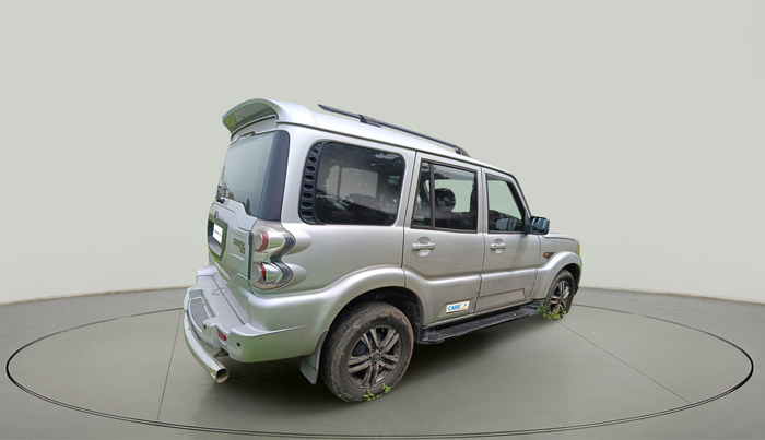 2016 Mahindra Scorpio S6 PLUS, Diesel, Manual, 2,69,781 km, exterior