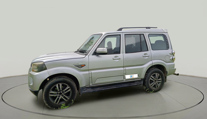 2016 Mahindra Scorpio S6 PLUS, Diesel, Manual, 2,69,781 km, exterior