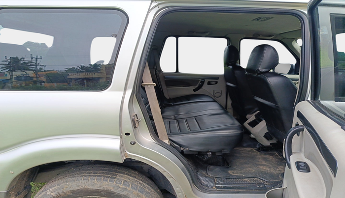 2016 Mahindra Scorpio S6 PLUS, Diesel, Manual, 2,69,781 km, interior