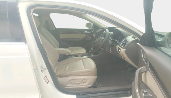 2013 Audi Q3 2.0 TDI QUATTRO, Diesel, Automatic, 1,28,796 km, interior