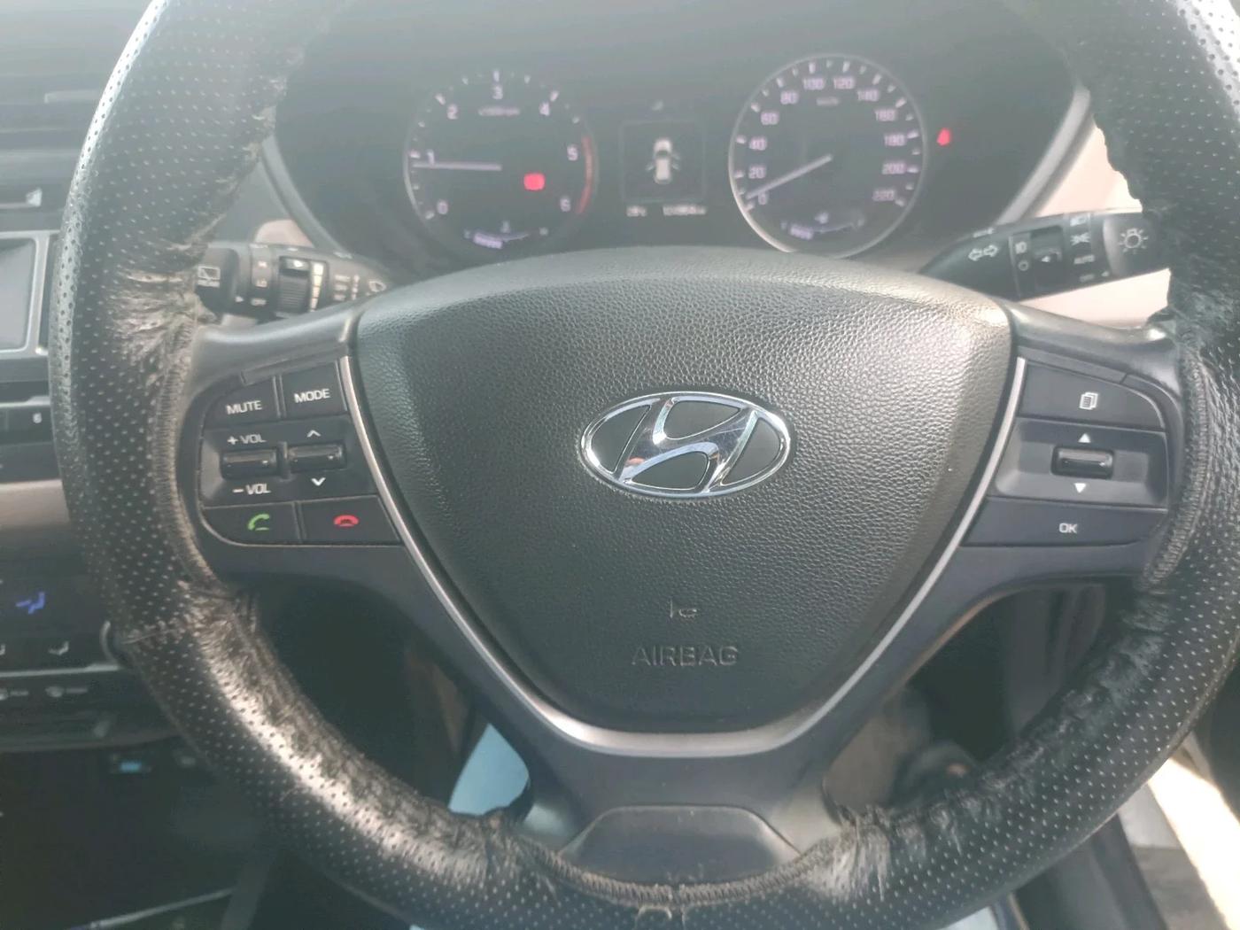 2015 Hyundai Elite i20 ASTA 1.4 CRDI, Diesel, Manual, 1,24,964 km, interior