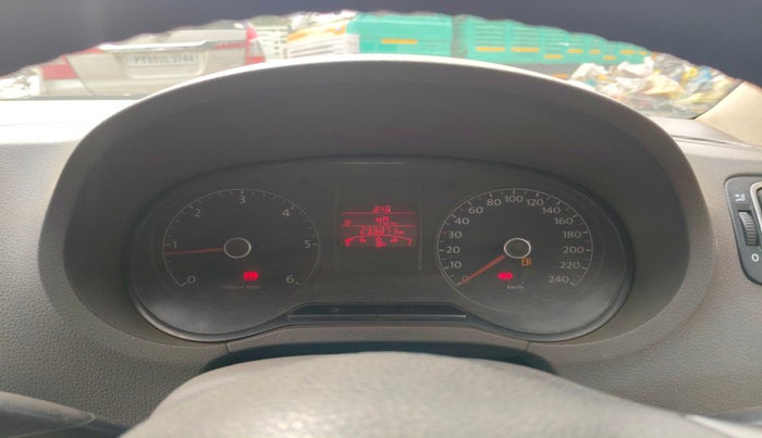2011 Volkswagen Vento HIGHLINE DIESEL 1.6, Diesel, Manual, 2,99,871 km, interior