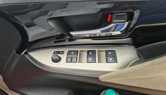 2016 Toyota Innova Crysta 2.8 ZX AT 7 STR, Diesel, Automatic, 2,32,533 km, interior