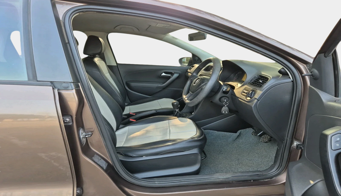 2016 Volkswagen Ameo TRENDLINE 1.2L, Petrol, Manual, 86,375 km, interior