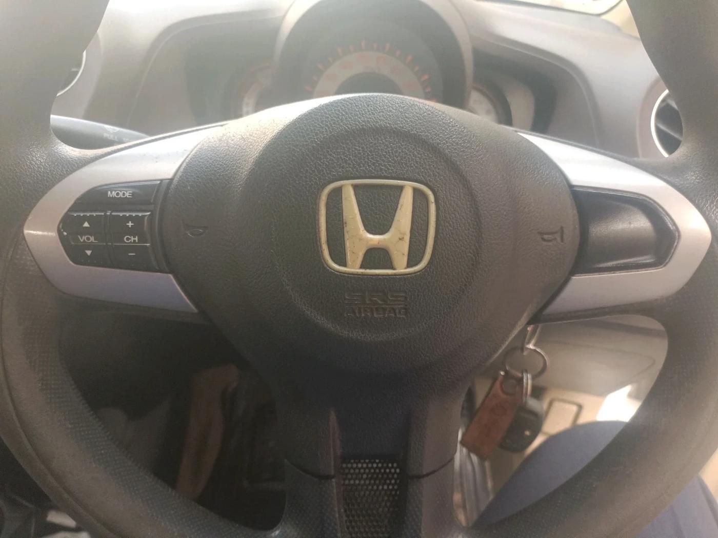 2013 Honda Brio V MT, Petrol, Manual, 88,659 km, interior