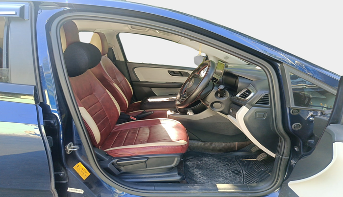 2023 Tata ALTROZ XT PETROL, Petrol, Manual, 28,000 km, interior