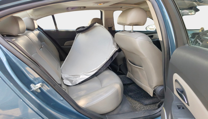 2010 Chevrolet Cruze LTZ AT, Diesel, Automatic, 1,32,944 km, interior