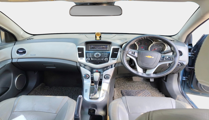 2010 Chevrolet Cruze LTZ AT, Diesel, Automatic, 1,32,944 km, interior