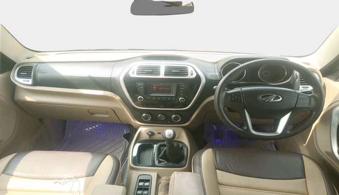 2017 Mahindra TUV300 T8, Diesel, Manual, 46,692 km, interior