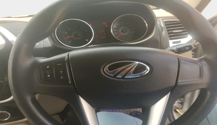 2017 Mahindra TUV300 T8, Diesel, Manual, 46,692 km, interior