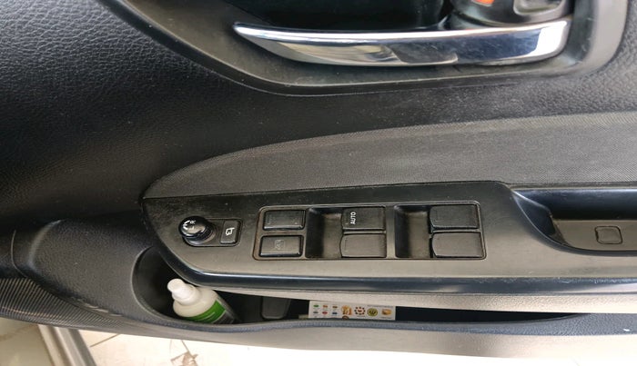 2014 Maruti Swift VDI, Diesel, Manual, 1,21,358 km, interior