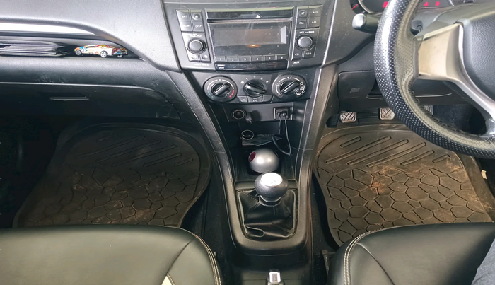 2014 Maruti Swift VDI, Diesel, Manual, 1,21,358 km, interior