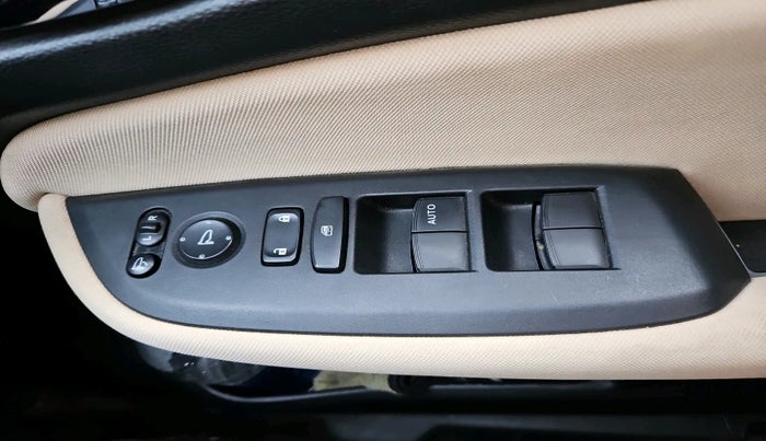 2022 Honda City 1.5L I-DTEC V, Diesel, Manual, 48,665 km, interior