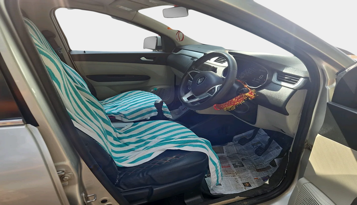 2020 Renault TRIBER RXZ, Petrol, Manual, 1,04,086 km, interior