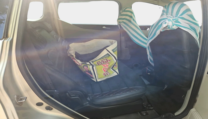 2020 Renault TRIBER RXZ, Petrol, Manual, 1,04,086 km, interior