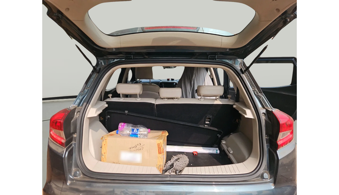 2021 Mahindra XUV300 W8 (O) 1.2 PETROL, Petrol, Manual, 79,653 km, exterior