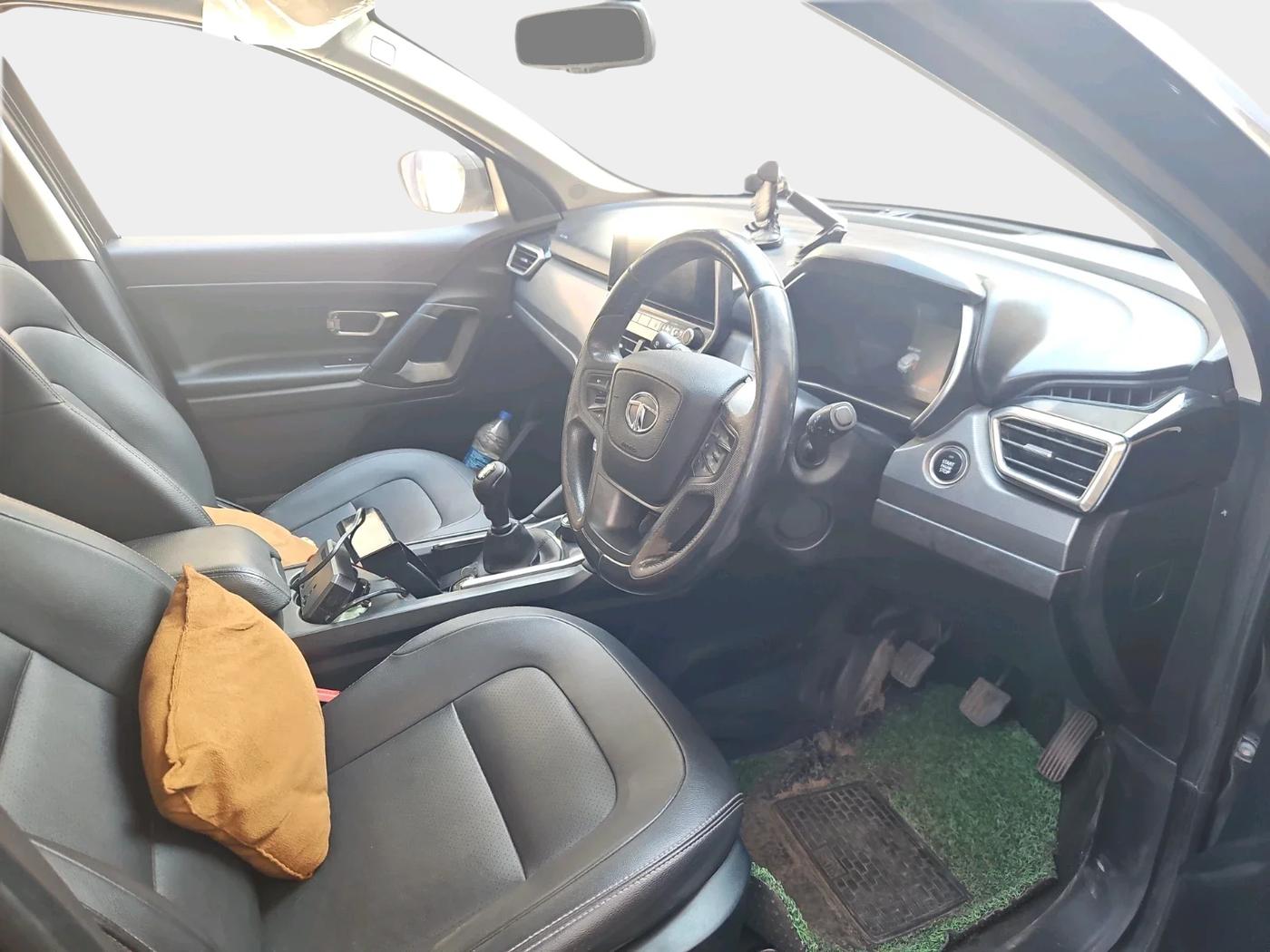 2021 Tata Harrier XZ 2.0L DARK EDITION, Diesel, Manual, 2,03,200 km, interior