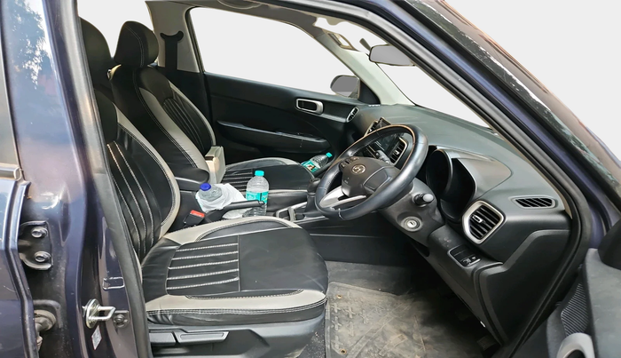 2020 Hyundai VENUE S+ 1.2, Petrol, Manual, 61,008 km, interior