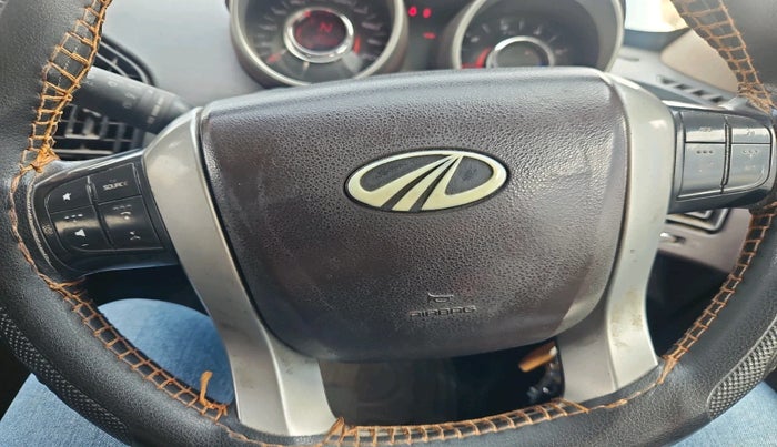 2013 Mahindra XUV500 W6, Diesel, Manual, 2,75,033 km, interior