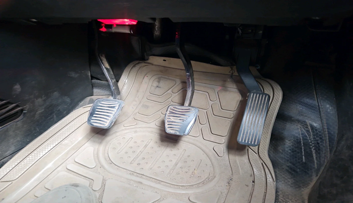 2013 Mahindra XUV500 W6, Diesel, Manual, 2,75,033 km, interior