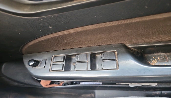 2017 Maruti Swift ZXI, Petrol, Manual, 1,35,058 km, interior