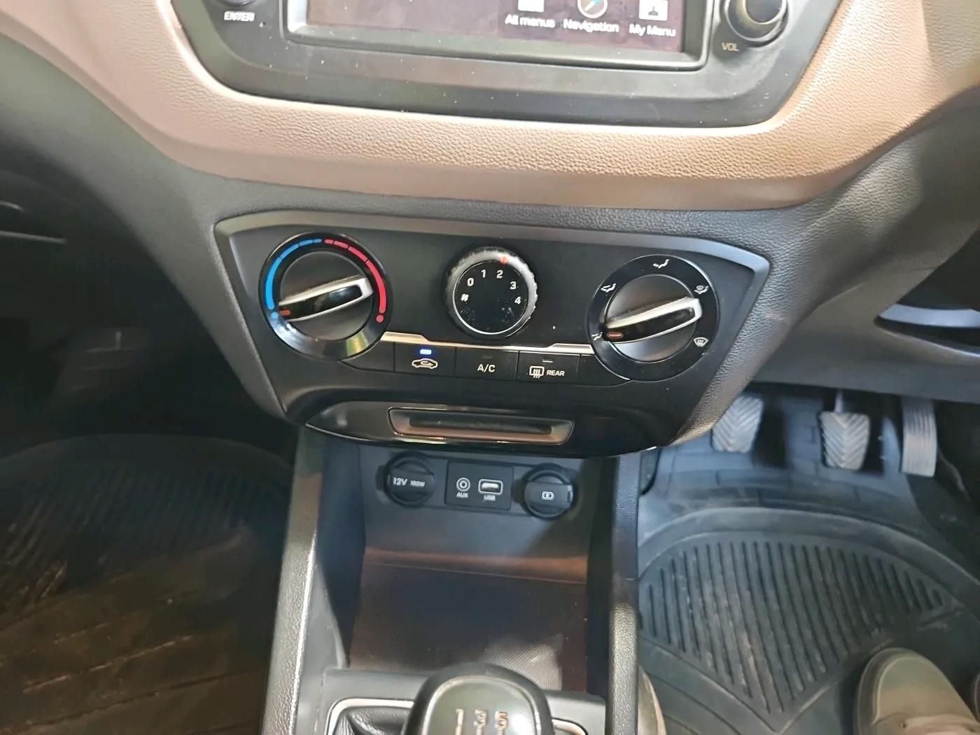 2020 Hyundai Elite i20 SPORTZ PLUS 1.2, Petrol, Manual, 41,091 km, interior