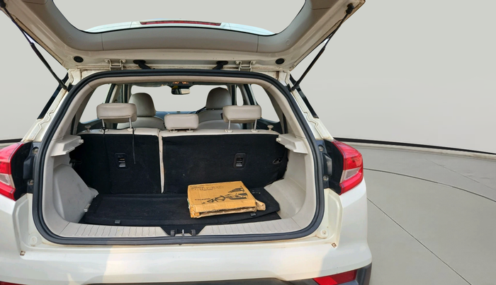 2022 Mahindra XUV300 W8 (O) 1.5 DIESEL, Diesel, Manual, 72,464 km, exterior